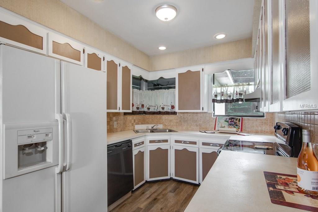 1035 AVON AVENUE, LAKELAND, Florida 33801, 2 Bedrooms Bedrooms, 5 Rooms Rooms,2 BathroomsBathrooms,Residential,For sale,AVON,L4723361