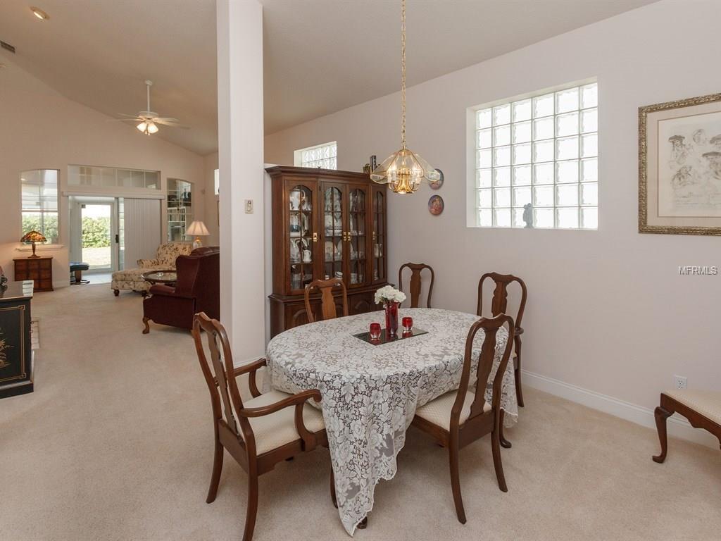 8403 FOXWORTH CIR CIRCLE, ORLANDO, Florida 32819, 3 Bedrooms Bedrooms, 7 Rooms Rooms,2 BathroomsBathrooms,Residential,For sale,FOXWORTH CIR,O5561297