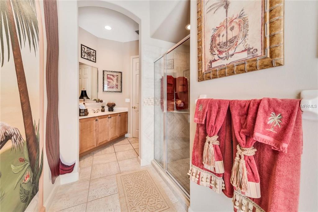 2634 NORTHAMPTON AVENUE, ORLANDO, Florida 32828, 4 Bedrooms Bedrooms, 9 Rooms Rooms,4 BathroomsBathrooms,Residential,For sale,NORTHAMPTON,O5561671