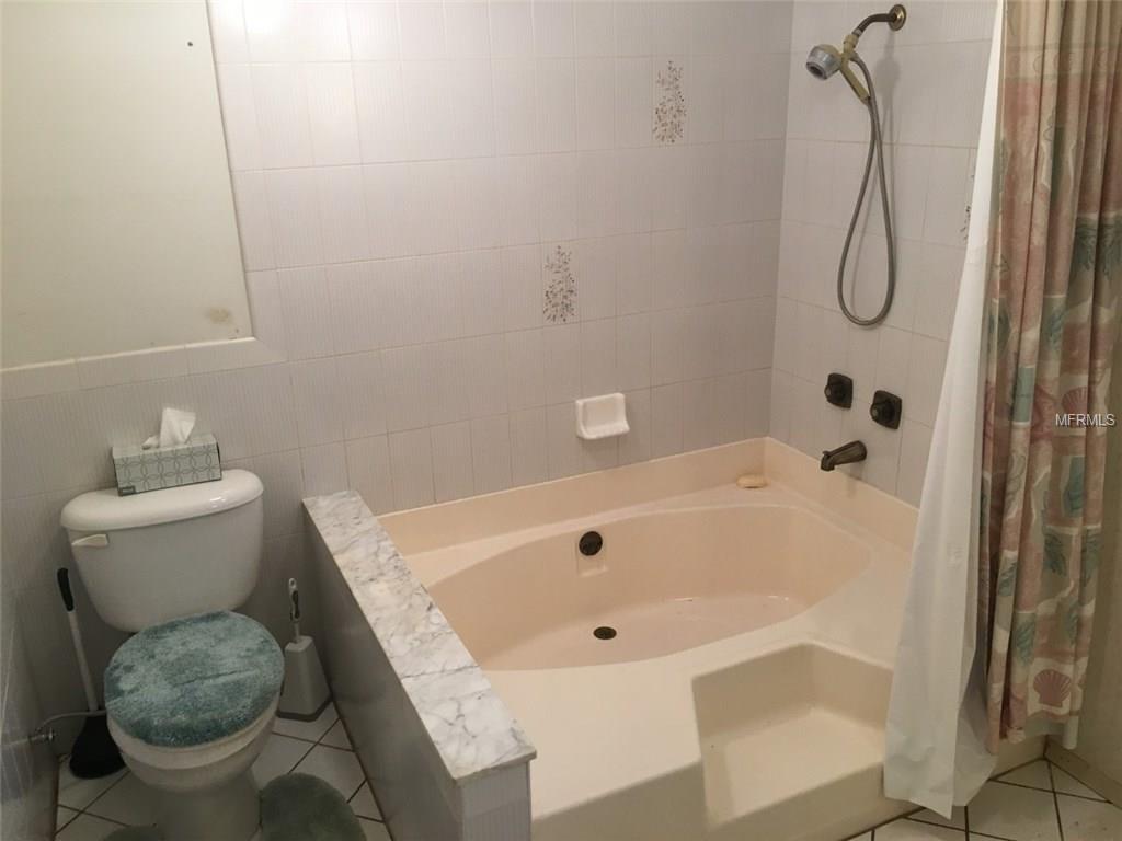 ASTOR, Florida 32102, 3 Bedrooms Bedrooms, 8 Rooms Rooms,2 BathroomsBathrooms,Residential,For sale,V4717415