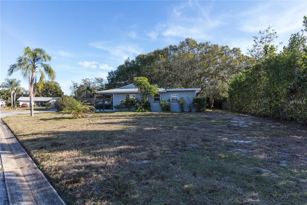 2151 HILLWOOD COURT, CLEARWATER, Florida 33763, 3 Bedrooms Bedrooms, 3 Rooms Rooms,2 BathroomsBathrooms,Residential,For sale,HILLWOOD,U7842937