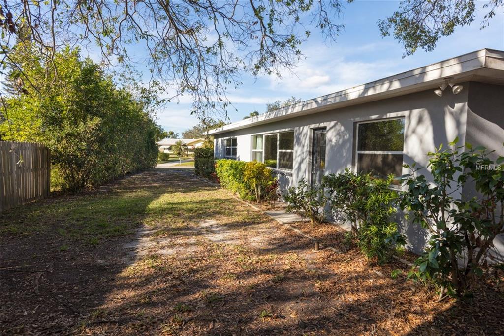 2151 HILLWOOD COURT, CLEARWATER, Florida 33763, 3 Bedrooms Bedrooms, 3 Rooms Rooms,2 BathroomsBathrooms,Residential,For sale,HILLWOOD,U7842937