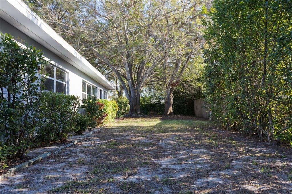 2151 HILLWOOD COURT, CLEARWATER, Florida 33763, 3 Bedrooms Bedrooms, 3 Rooms Rooms,2 BathroomsBathrooms,Residential,For sale,HILLWOOD,U7842937