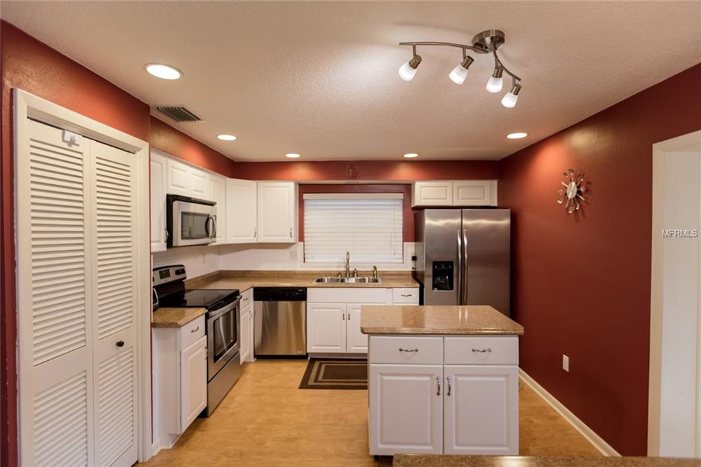 2151 HILLWOOD COURT, CLEARWATER, Florida 33763, 3 Bedrooms Bedrooms, 3 Rooms Rooms,2 BathroomsBathrooms,Residential,For sale,HILLWOOD,U7842937