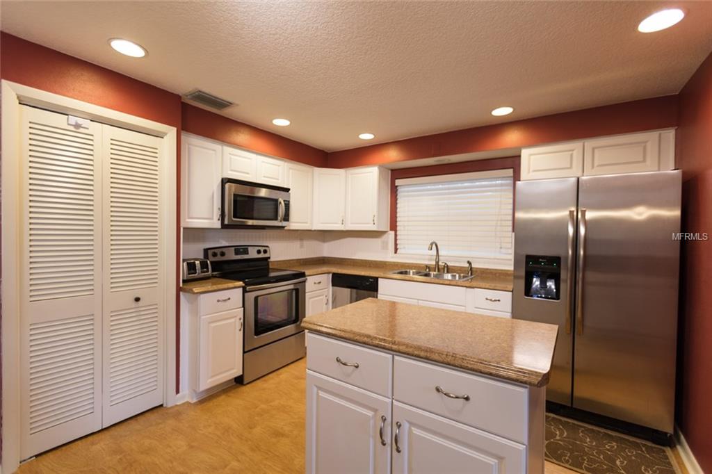 2151 HILLWOOD COURT, CLEARWATER, Florida 33763, 3 Bedrooms Bedrooms, 3 Rooms Rooms,2 BathroomsBathrooms,Residential,For sale,HILLWOOD,U7842937