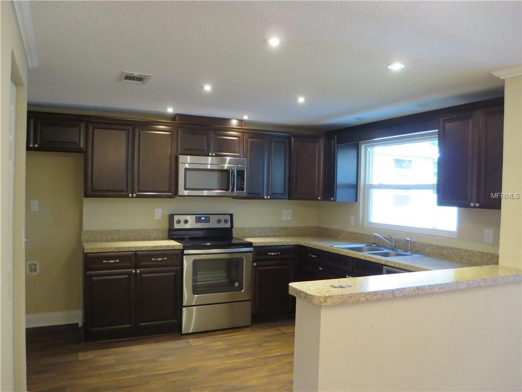 486 BAY ROAD, MOUNT DORA, Florida 32757, 3 Bedrooms Bedrooms, 6 Rooms Rooms,2 BathroomsBathrooms,Residential,For sale,BAY,G4852223