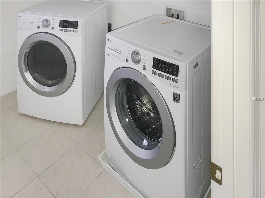 212 WILLOW VIEW DRIVE, DAVENPORT, Florida 33896, 5 Bedrooms Bedrooms, 6 Rooms Rooms,4 BathroomsBathrooms,Residential,For sale,WILLOW VIEW,S4857050