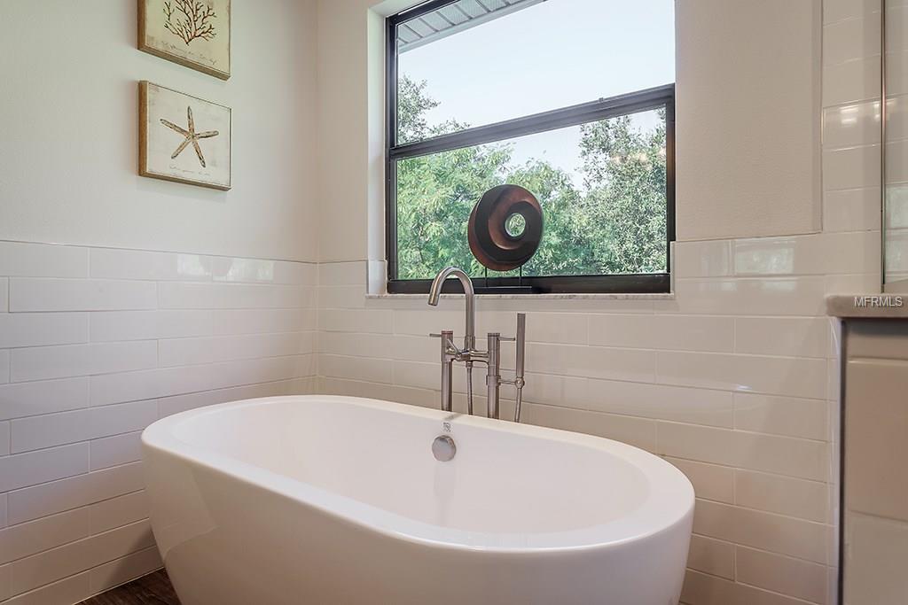 7510 S SWOOPE STREET, TAMPA, Florida 33616, 4 Bedrooms Bedrooms, 8 Rooms Rooms,3 BathroomsBathrooms,Residential,For sale,SWOOPE,T2892616