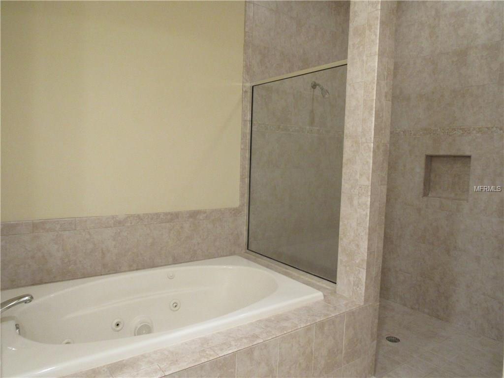 5244 MANORWOOD DRIVE, SARASOTA, Florida 34235, 3 Bedrooms Bedrooms, 6 Rooms Rooms,3 BathroomsBathrooms,Residential,For sale,MANORWOOD,A4201418