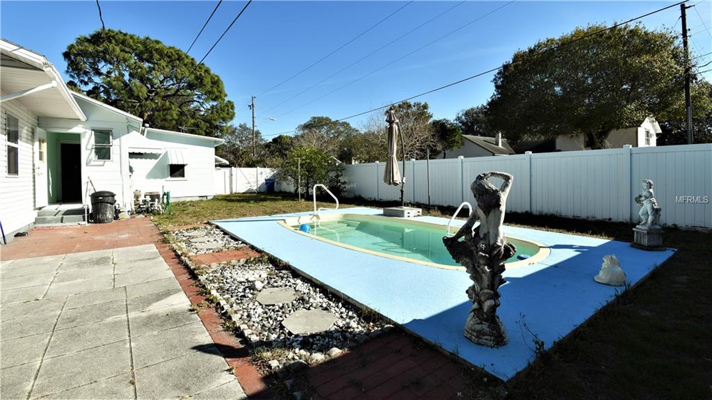 3200 21ST STREET N, ST PETERSBURG, Florida 33713, 2 Bedrooms Bedrooms, 8 Rooms Rooms,1 BathroomBathrooms,Residential,For sale,21ST,U7844333