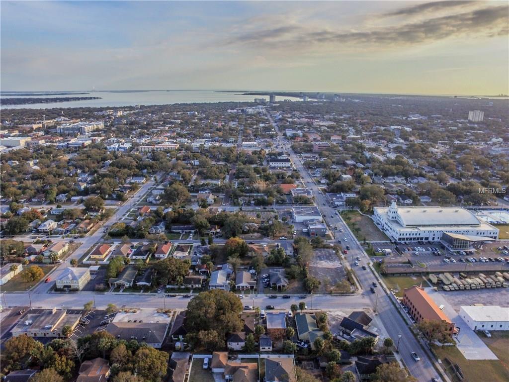 2115 W LEMON STREET, TAMPA, Florida 33606, 4 Bedrooms Bedrooms, 7 Rooms Rooms,3 BathroomsBathrooms,Residential,For sale,LEMON,T2892621