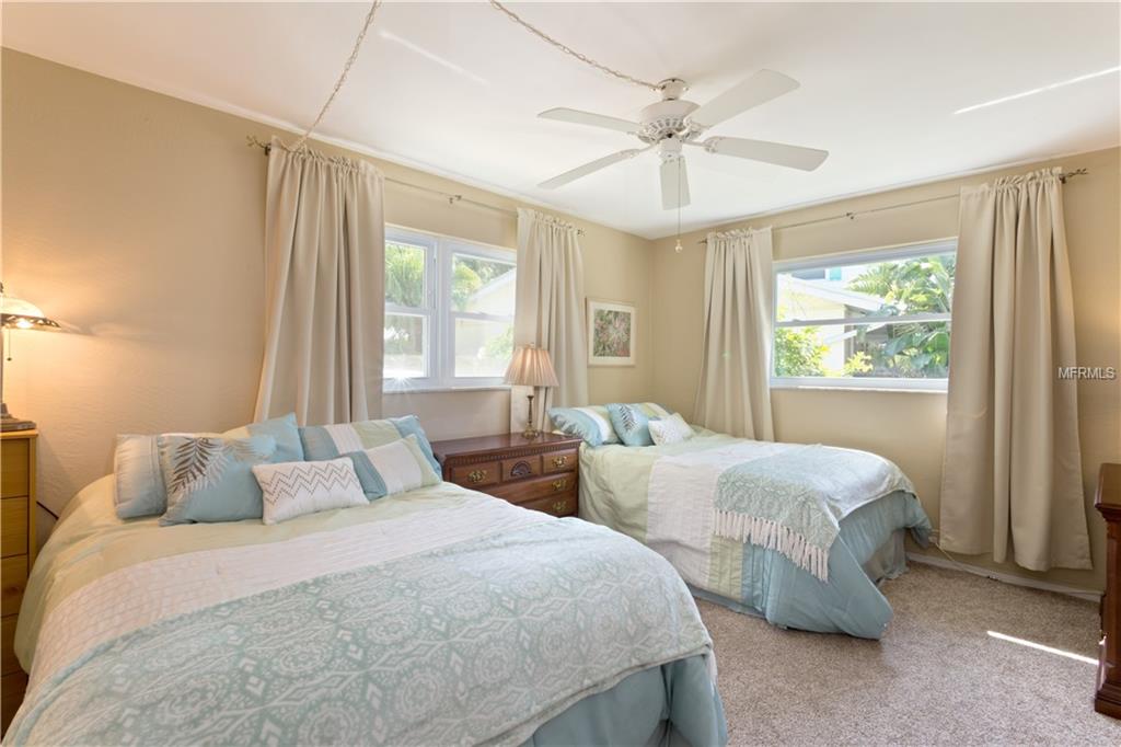 5180 VENETIAN BOULEVARD NE, ST PETERSBURG, Florida 33703, 3 Bedrooms Bedrooms, 8 Rooms Rooms,2 BathroomsBathrooms,Residential,For sale,VENETIAN,U7831138