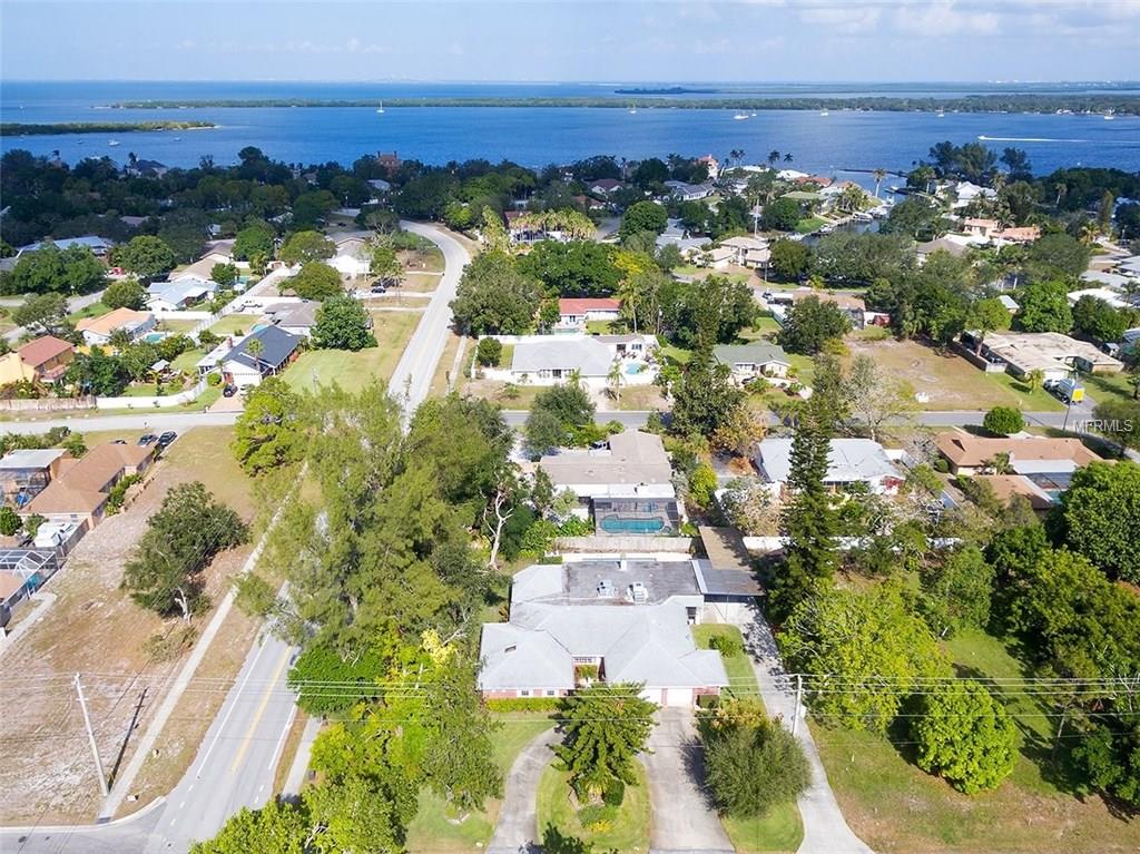 7412 17TH AVENUE NW, BRADENTON, Florida 34209, 4 Bedrooms Bedrooms, 9 Rooms Rooms,3 BathroomsBathrooms,Residential,For sale,17TH,A4203830