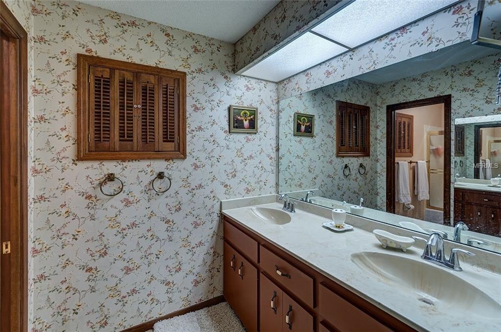 7412 17TH AVENUE NW, BRADENTON, Florida 34209, 4 Bedrooms Bedrooms, 9 Rooms Rooms,3 BathroomsBathrooms,Residential,For sale,17TH,A4203830