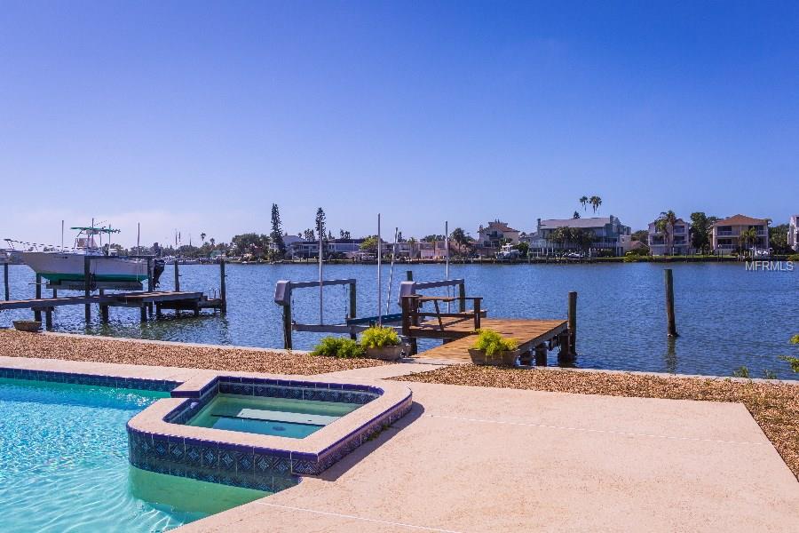 321 HARBOR DRIVE, INDIAN ROCKS BEACH, Florida 33785, 2 Bedrooms Bedrooms, 6 Rooms Rooms,3 BathroomsBathrooms,Residential,For sale,HARBOR,U7847227