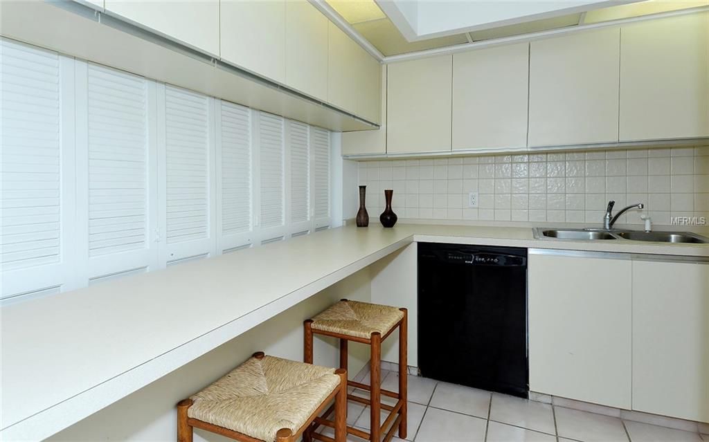 1045 GULF OF MEXICO DRIVE, LONGBOAT KEY, Florida 34228, 2 Bedrooms Bedrooms, 6 Rooms Rooms,2 BathroomsBathrooms,Residential,For sale,GULF OF MEXICO,A4203843