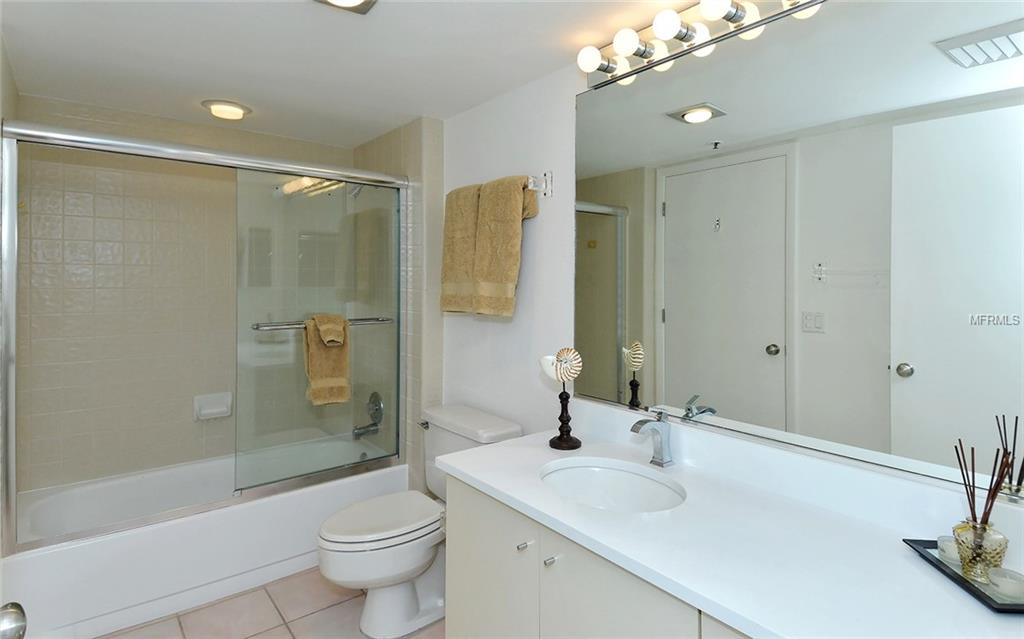 1045 GULF OF MEXICO DRIVE, LONGBOAT KEY, Florida 34228, 2 Bedrooms Bedrooms, 6 Rooms Rooms,2 BathroomsBathrooms,Residential,For sale,GULF OF MEXICO,A4203843