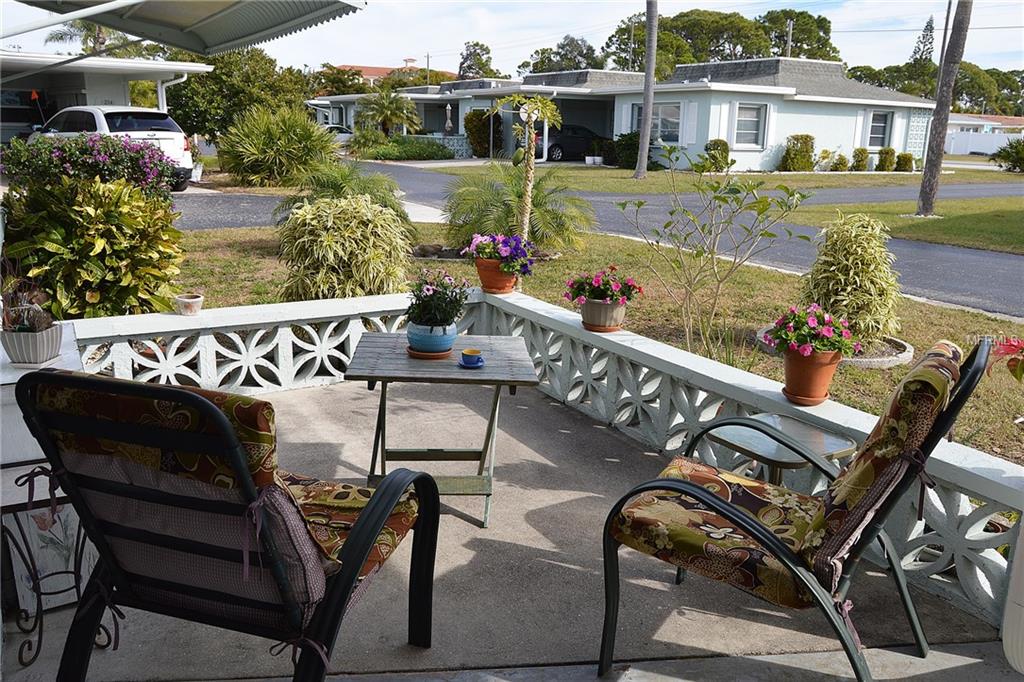 1022 BEACH MANOR CENTER, VENICE, Florida 34285, 2 Bedrooms Bedrooms, 5 Rooms Rooms,1 BathroomBathrooms,Residential,For sale,BEACH MANOR,N5916220