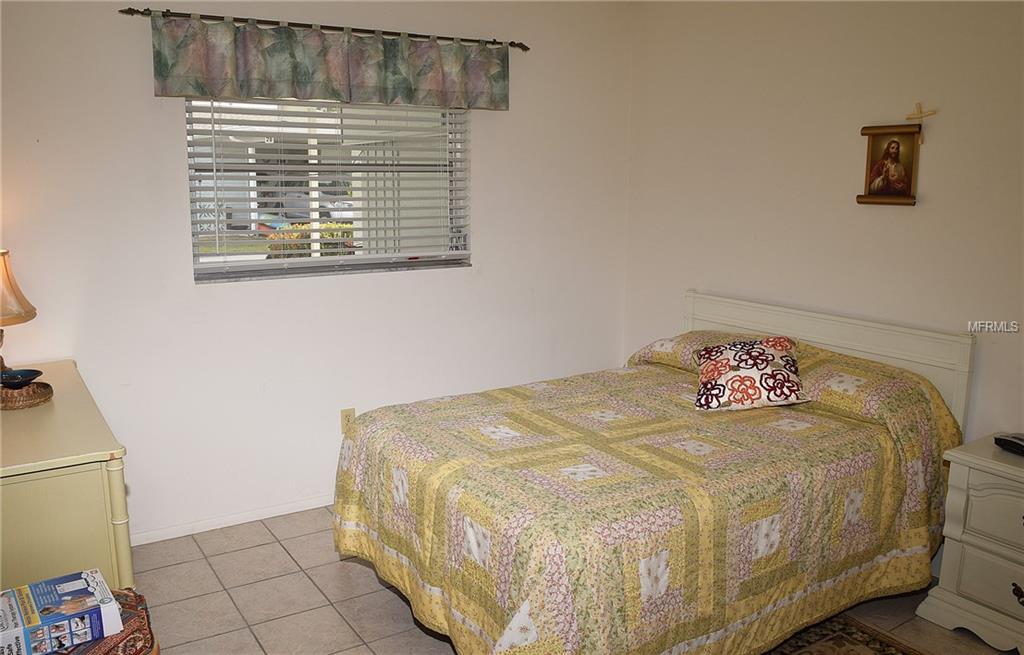 1022 BEACH MANOR CENTER, VENICE, Florida 34285, 2 Bedrooms Bedrooms, 5 Rooms Rooms,1 BathroomBathrooms,Residential,For sale,BEACH MANOR,N5916220