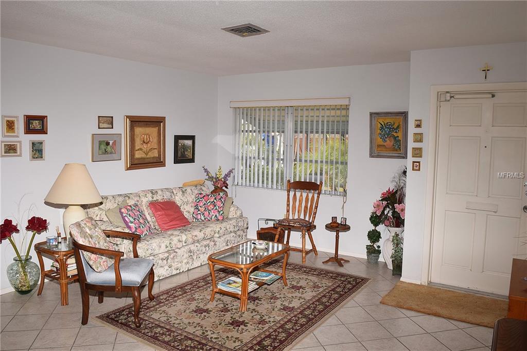 1022 BEACH MANOR CENTER, VENICE, Florida 34285, 2 Bedrooms Bedrooms, 5 Rooms Rooms,1 BathroomBathrooms,Residential,For sale,BEACH MANOR,N5916220