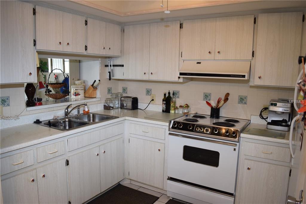 1022 BEACH MANOR CENTER, VENICE, Florida 34285, 2 Bedrooms Bedrooms, 5 Rooms Rooms,1 BathroomBathrooms,Residential,For sale,BEACH MANOR,N5916220