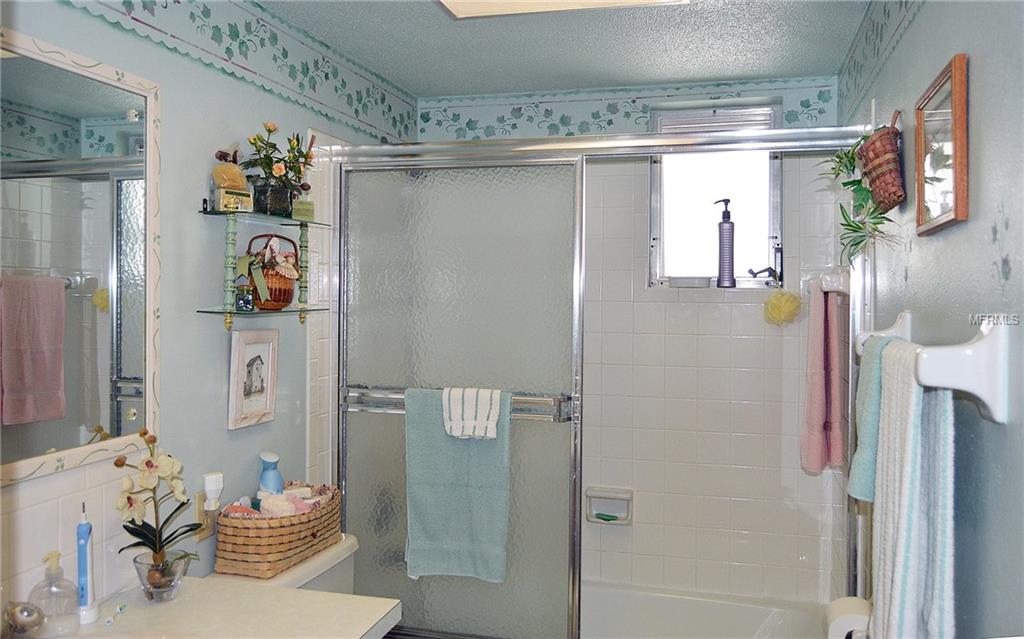 1022 BEACH MANOR CENTER, VENICE, Florida 34285, 2 Bedrooms Bedrooms, 5 Rooms Rooms,1 BathroomBathrooms,Residential,For sale,BEACH MANOR,N5916220