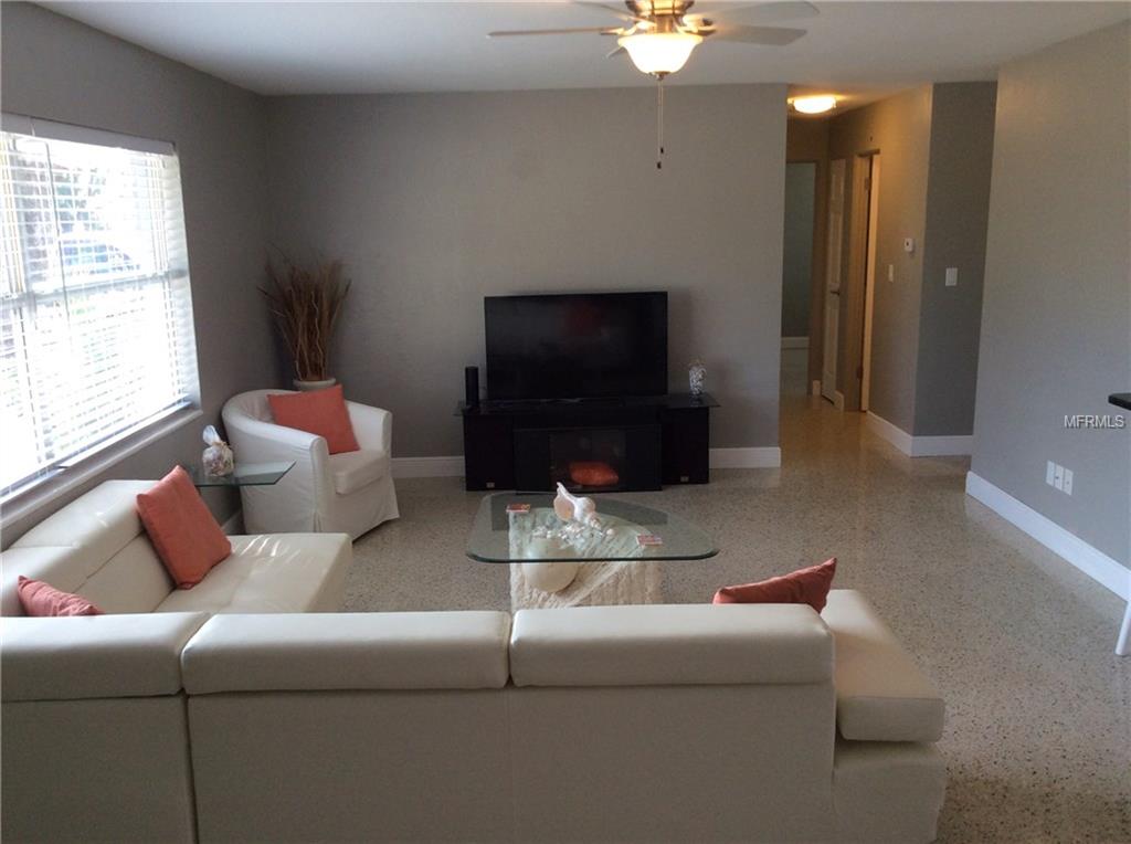 11715 81ST AVENUE N, SEMINOLE, Florida 33772, 2 Bedrooms Bedrooms, 6 Rooms Rooms,1 BathroomBathrooms,Residential,For sale,81ST,U7846833