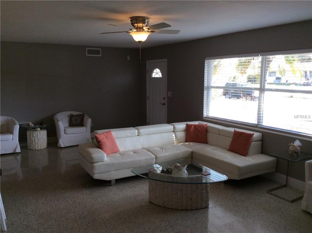 11715 81ST AVENUE N, SEMINOLE, Florida 33772, 2 Bedrooms Bedrooms, 6 Rooms Rooms,1 BathroomBathrooms,Residential,For sale,81ST,U7846833