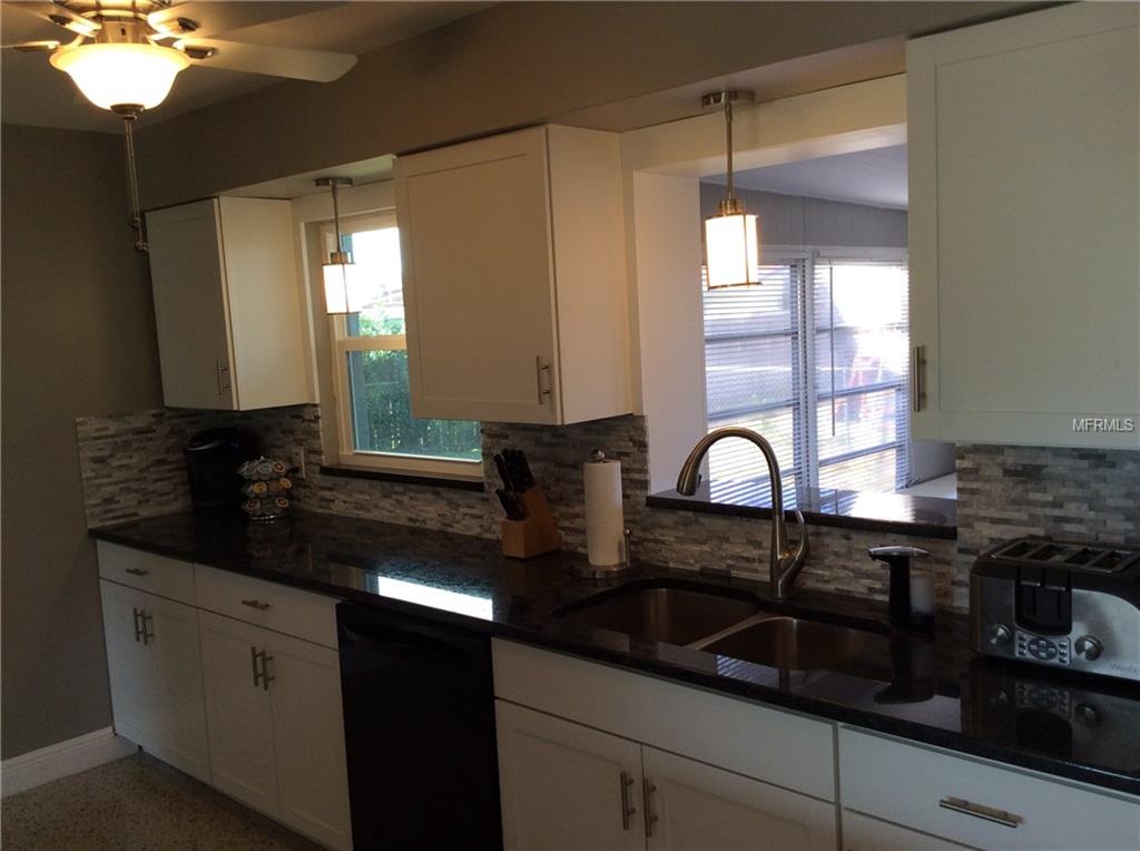 11715 81ST AVENUE N, SEMINOLE, Florida 33772, 2 Bedrooms Bedrooms, 6 Rooms Rooms,1 BathroomBathrooms,Residential,For sale,81ST,U7846833