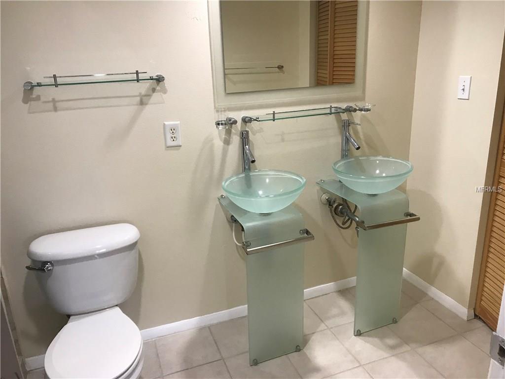 701 S MADISON AVENUE, CLEARWATER, Florida 33756, 2 Bedrooms Bedrooms, 4 Rooms Rooms,2 BathroomsBathrooms,Residential,For sale,MADISON,U7847428