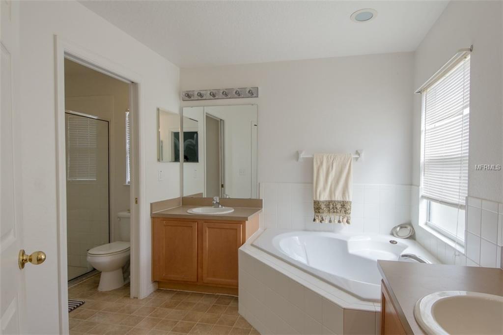 302 RED KITE DRIVE, GROVELAND, Florida 34736, 3 Bedrooms Bedrooms, 8 Rooms Rooms,2 BathroomsBathrooms,Residential,For sale,RED KITE,G4852785