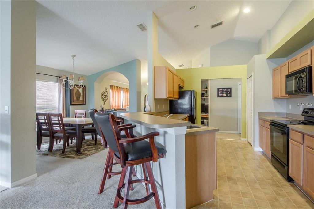 302 RED KITE DRIVE, GROVELAND, Florida 34736, 3 Bedrooms Bedrooms, 8 Rooms Rooms,2 BathroomsBathrooms,Residential,For sale,RED KITE,G4852785