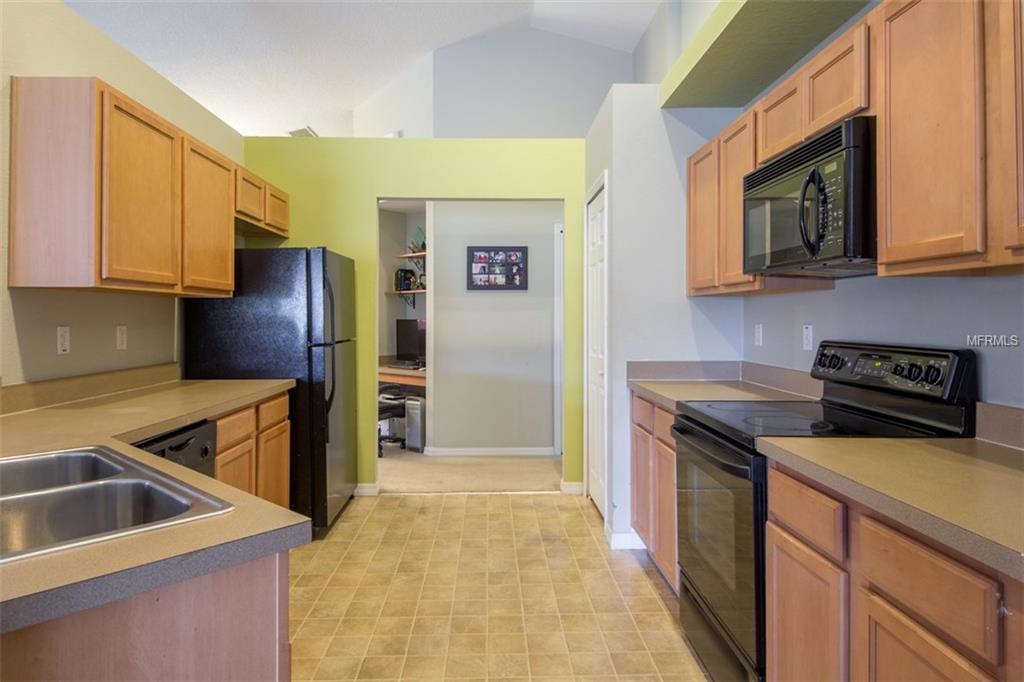 302 RED KITE DRIVE, GROVELAND, Florida 34736, 3 Bedrooms Bedrooms, 8 Rooms Rooms,2 BathroomsBathrooms,Residential,For sale,RED KITE,G4852785