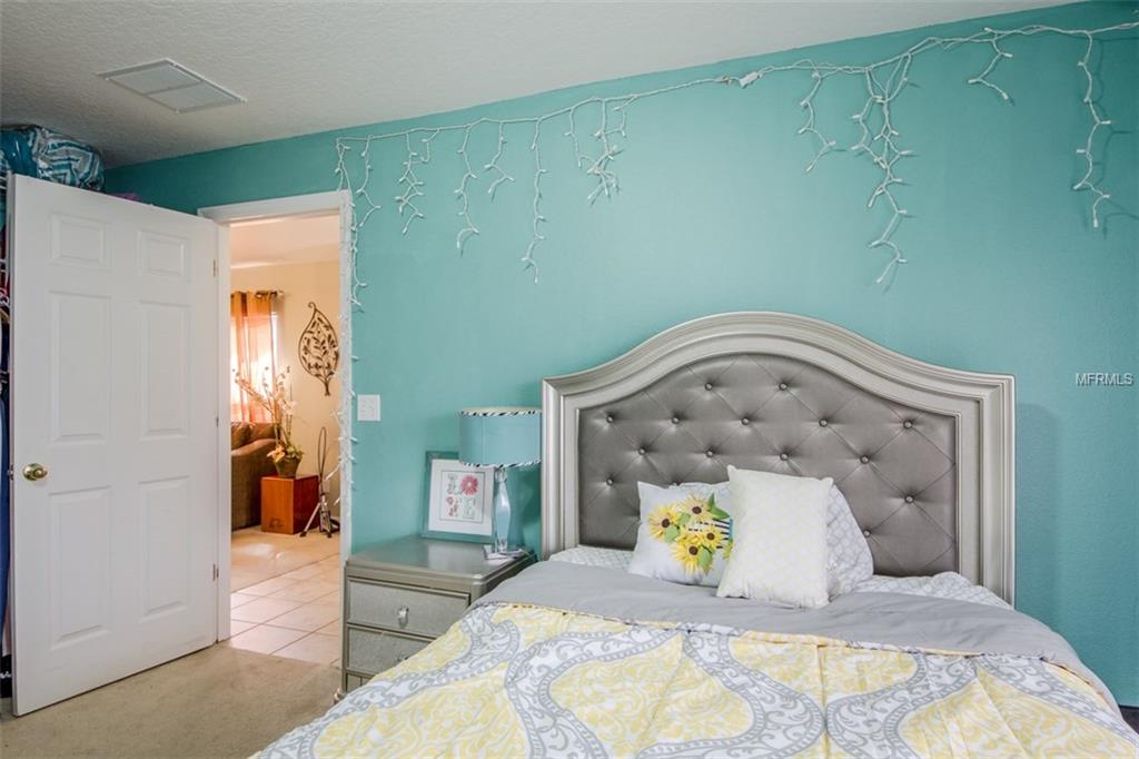 302 RED KITE DRIVE, GROVELAND, Florida 34736, 3 Bedrooms Bedrooms, 8 Rooms Rooms,2 BathroomsBathrooms,Residential,For sale,RED KITE,G4852785