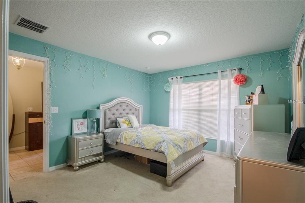 302 RED KITE DRIVE, GROVELAND, Florida 34736, 3 Bedrooms Bedrooms, 8 Rooms Rooms,2 BathroomsBathrooms,Residential,For sale,RED KITE,G4852785