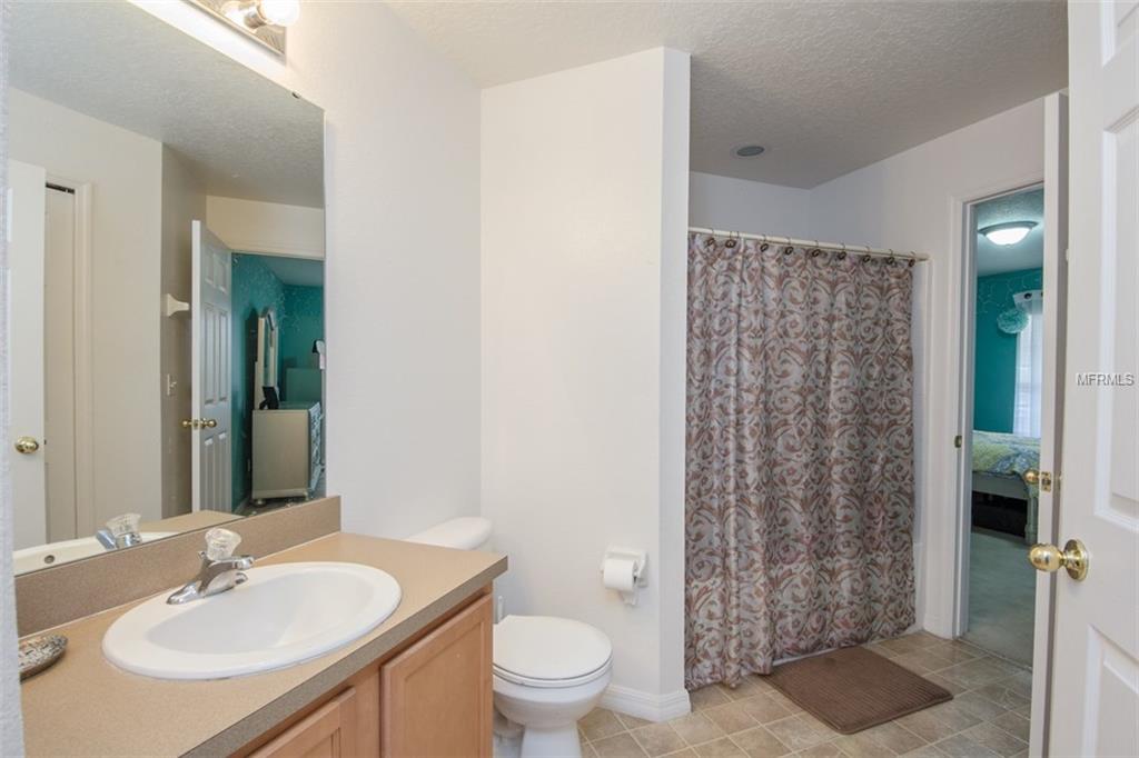 302 RED KITE DRIVE, GROVELAND, Florida 34736, 3 Bedrooms Bedrooms, 8 Rooms Rooms,2 BathroomsBathrooms,Residential,For sale,RED KITE,G4852785