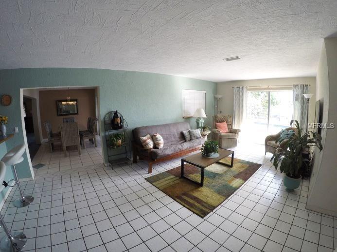 7966 9TH AVENUE S, ST PETERSBURG, Florida 33707, 3 Bedrooms Bedrooms, 4 Rooms Rooms,2 BathroomsBathrooms,Residential,For sale,9TH,O5561889