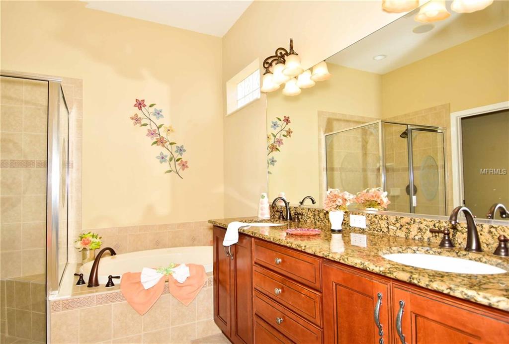 1628 EMERALD DUNES DRIVE, SUN CITY CENTER, Florida 33573, 3 Bedrooms Bedrooms, 9 Rooms Rooms,2 BathroomsBathrooms,Residential,For sale,EMERALD DUNES,T2871525