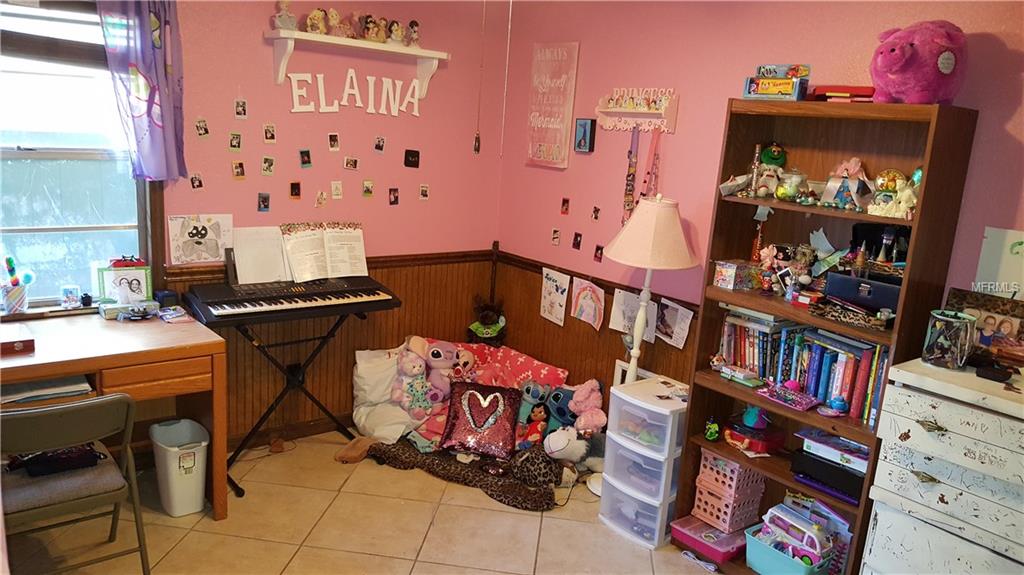 1090 SUNSHINE WAY SW, WINTER HAVEN, Florida 33880, 3 Bedrooms Bedrooms, 5 Rooms Rooms,2 BathroomsBathrooms,Residential,For sale,SUNSHINE,P4718512