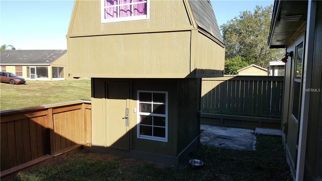 1090 SUNSHINE WAY SW, WINTER HAVEN, Florida 33880, 3 Bedrooms Bedrooms, 5 Rooms Rooms,2 BathroomsBathrooms,Residential,For sale,SUNSHINE,P4718512