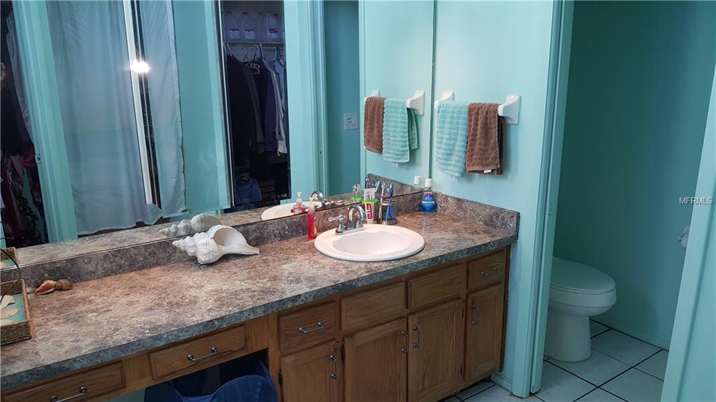 1090 SUNSHINE WAY SW, WINTER HAVEN, Florida 33880, 3 Bedrooms Bedrooms, 5 Rooms Rooms,2 BathroomsBathrooms,Residential,For sale,SUNSHINE,P4718512