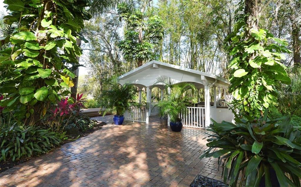 6541 CANARY STREET, SARASOTA, Florida 34241, 3 Bedrooms Bedrooms, 8 Rooms Rooms,2 BathroomsBathrooms,Residential,For sale,CANARY,A4206948
