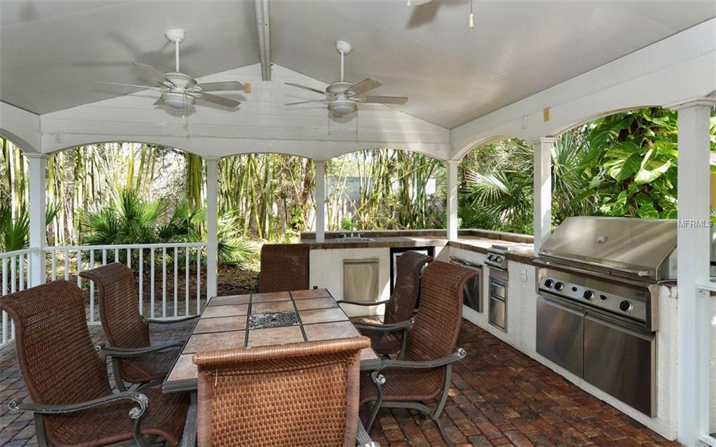 6541 CANARY STREET, SARASOTA, Florida 34241, 3 Bedrooms Bedrooms, 8 Rooms Rooms,2 BathroomsBathrooms,Residential,For sale,CANARY,A4206948