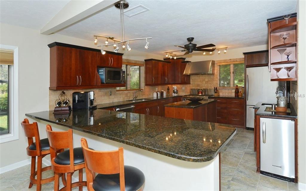 6541 CANARY STREET, SARASOTA, Florida 34241, 3 Bedrooms Bedrooms, 8 Rooms Rooms,2 BathroomsBathrooms,Residential,For sale,CANARY,A4206948