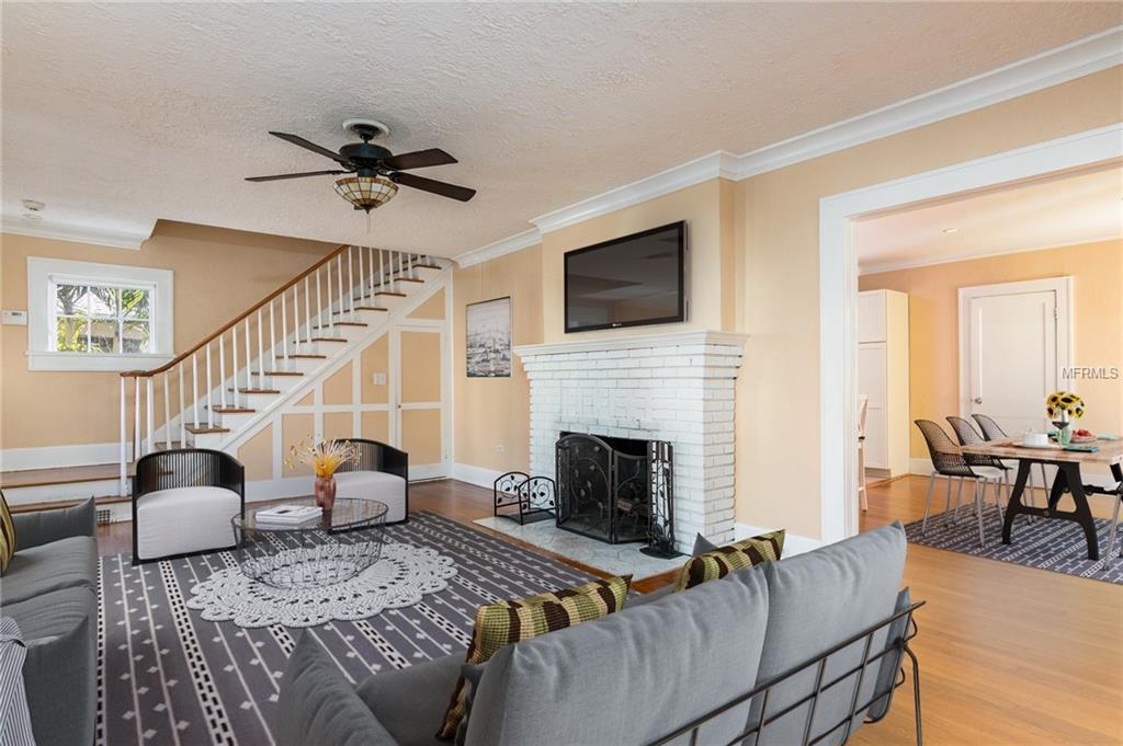 206 16TH AVENUE NE, ST PETERSBURG, Florida 33704, 4 Bedrooms Bedrooms, 3 Rooms Rooms,2 BathroomsBathrooms,Residential,For sale,16TH,U7844976