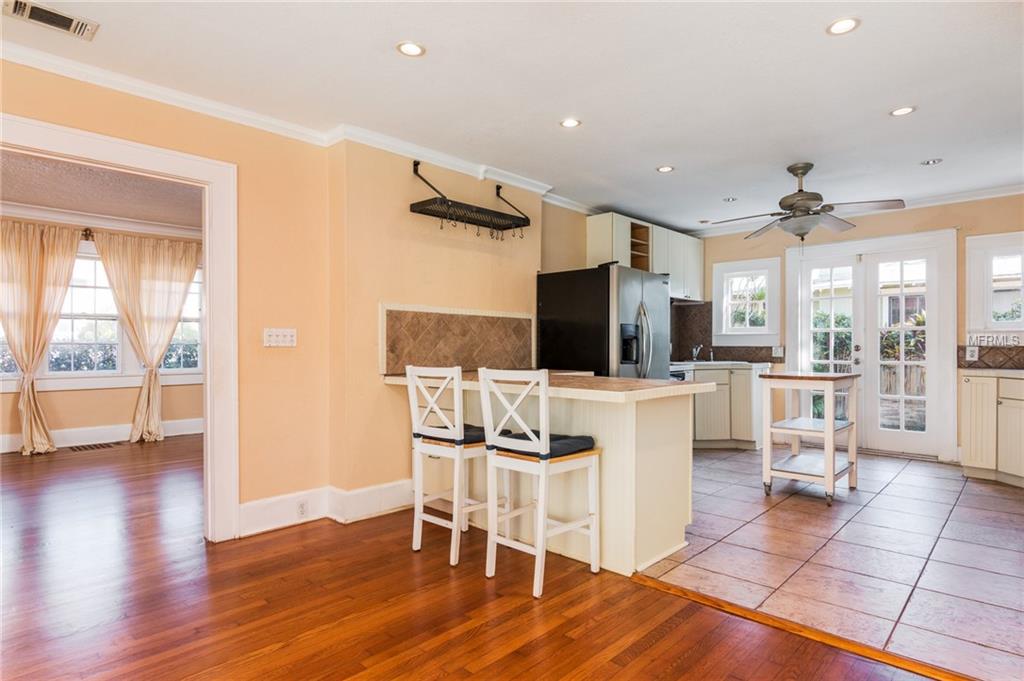 206 16TH AVENUE NE, ST PETERSBURG, Florida 33704, 4 Bedrooms Bedrooms, 3 Rooms Rooms,2 BathroomsBathrooms,Residential,For sale,16TH,U7844976