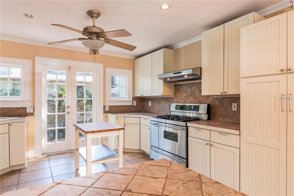 206 16TH AVENUE NE, ST PETERSBURG, Florida 33704, 4 Bedrooms Bedrooms, 3 Rooms Rooms,2 BathroomsBathrooms,Residential,For sale,16TH,U7844976