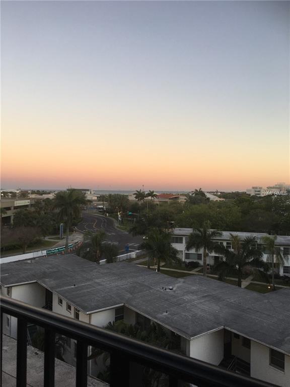 100 4TH AVENUE S, ST PETERSBURG, Florida 33701, 1 Bedroom Bedrooms, 4 Rooms Rooms,1 BathroomBathrooms,Residential,For sale,4TH,U7846286