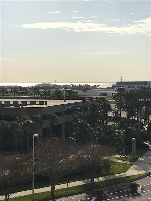 100 4TH AVENUE S, ST PETERSBURG, Florida 33701, 1 Bedroom Bedrooms, 4 Rooms Rooms,1 BathroomBathrooms,Residential,For sale,4TH,U7846286