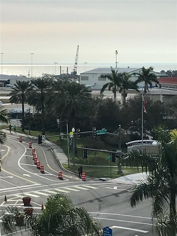 100 4TH AVENUE S, ST PETERSBURG, Florida 33701, 1 Bedroom Bedrooms, 4 Rooms Rooms,1 BathroomBathrooms,Residential,For sale,4TH,U7846286